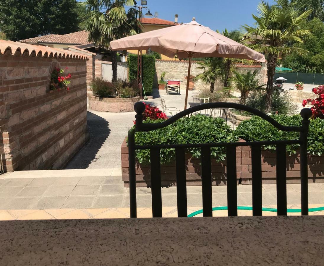 Вилла Residenza Le Querce Trilocale Fossato di Vico Экстерьер фото