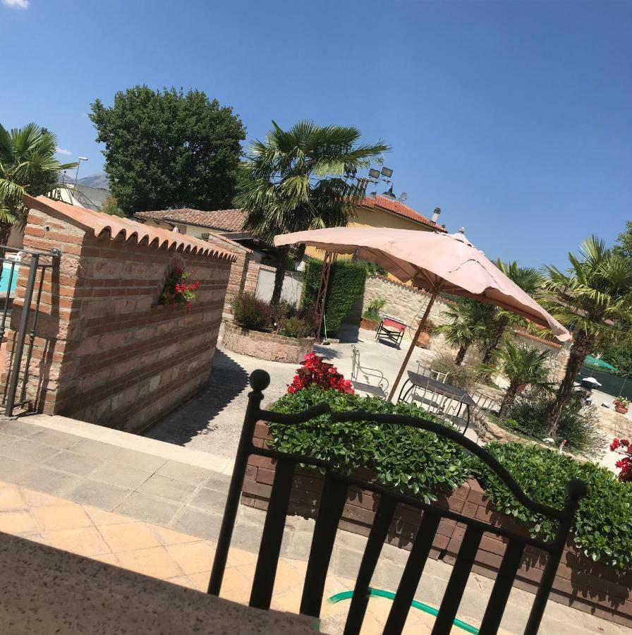 Вилла Residenza Le Querce Trilocale Fossato di Vico Экстерьер фото